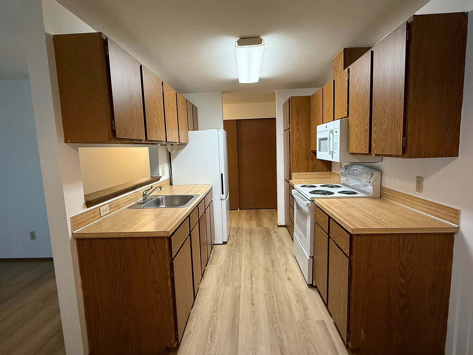 2 bed, 800 sqft, $1,700 — Photo 4
