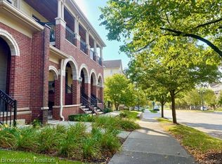 3976 Forester Blvd, Auburn Hills, MI 48326