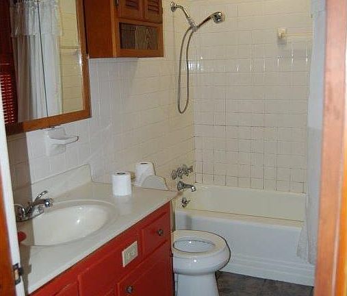 3rd image of 615 Meadowview Dr