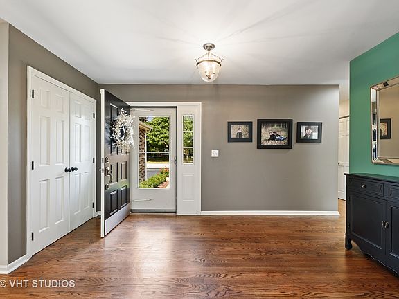 2nd image of 852 Interlaken Dr