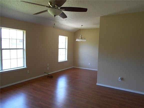 3rd image of 1804 Sprucewood Ave