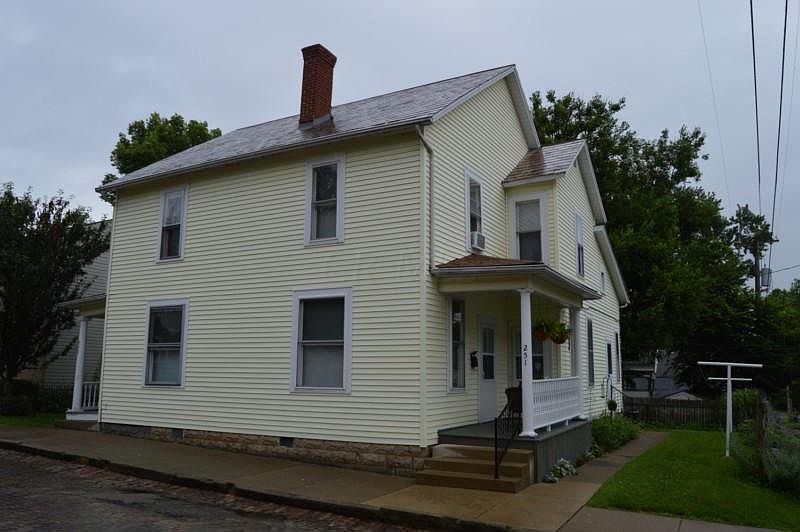1st image of 251 Pearl Ave