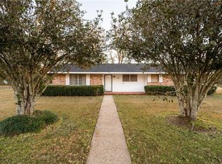 1230 Pecan St, Pine Prairie, LA 70576