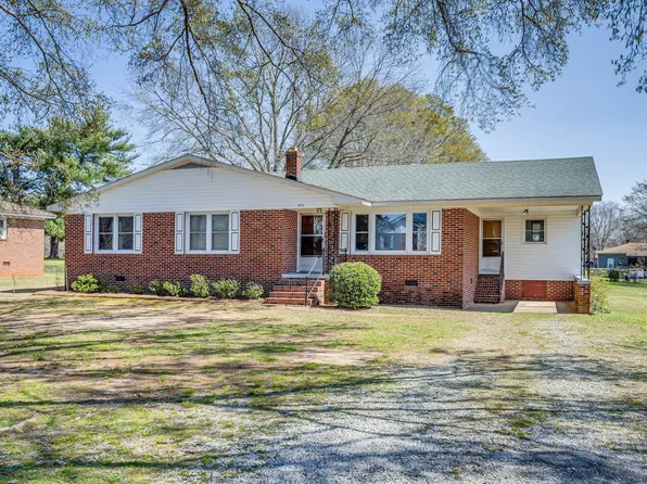 303 Hilldale Ave, Laurens, SC 29360