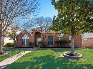 1022 Essex Dr, Cedar Hill, TX 75104