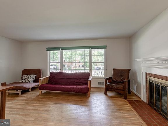 5th image of 7806 Suffolk Ct