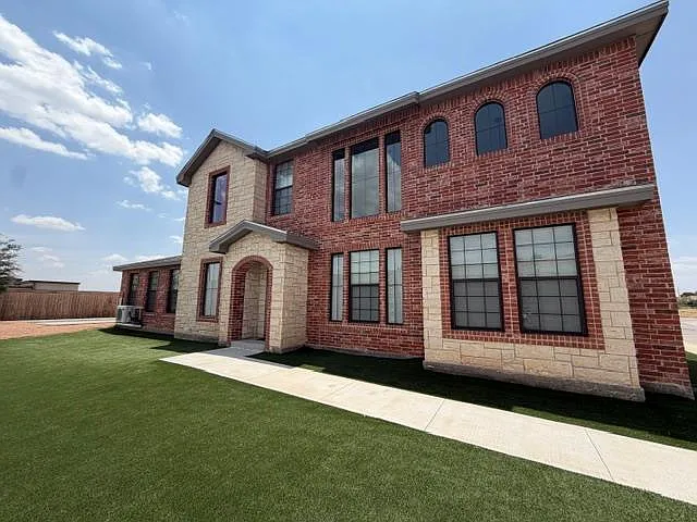 3 bed, 2.5 bath, 1636 sqft, $2,950 — Photo 1