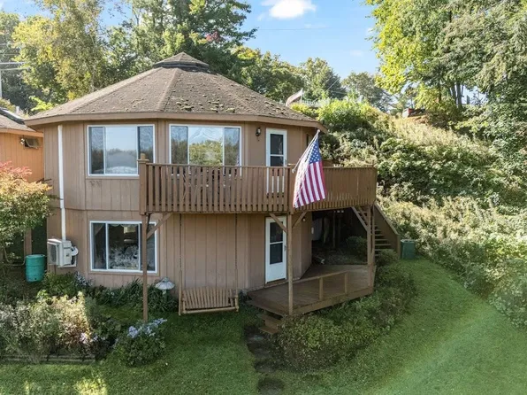 96 North View Drive, Burlington, VT 05408