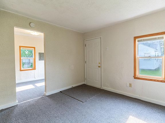 4th image of 2818 Hanson St