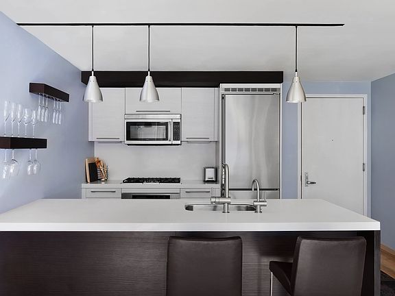 3rd image of 311 E 11th St APT 6C