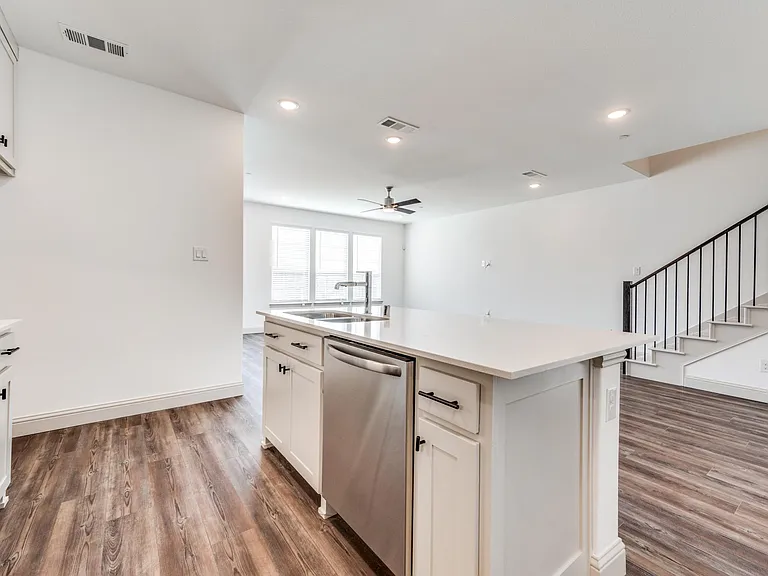 15866 Yellow Elder Rd — Photo 8