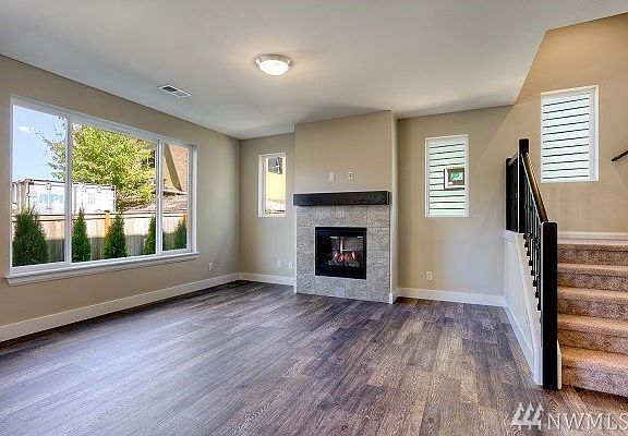 5th image of 14915 16th Ave W #05