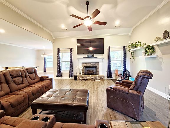 4th image of 36 Littleton Way