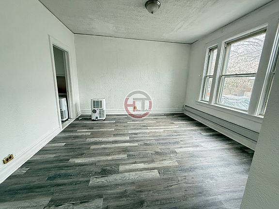 3rd image of 3141 Valhalla Dr #1