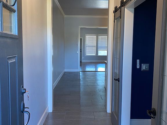 2nd image of 1004 NE 20th Pl #1
