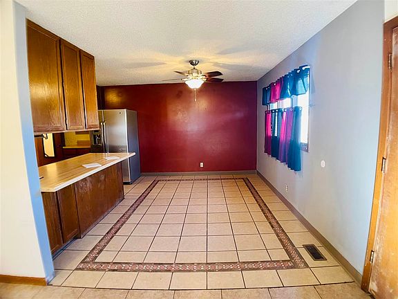 3rd image of 1123 Hillcrest Dr