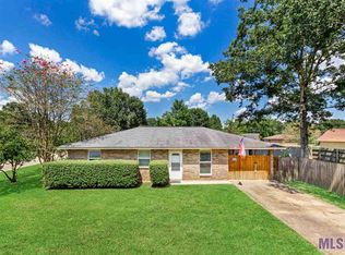 8705 Fairoaks St, Denham Springs, LA 70726