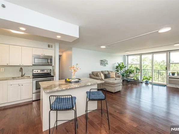 300 Main St APT 707, Little Falls, NJ 07424