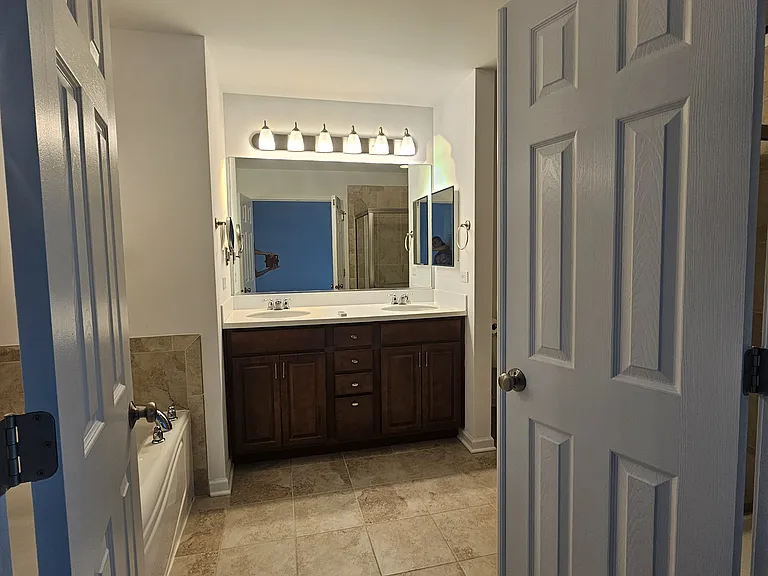 95 Valencia Pkwy — Photo 74