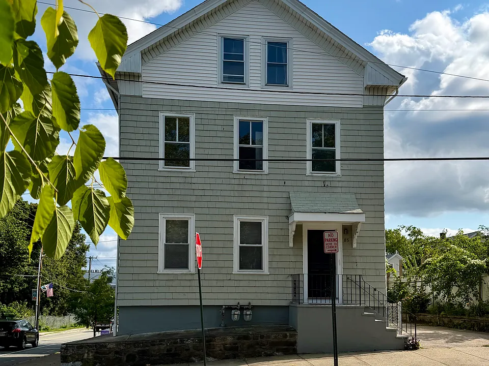 85 E George St #1