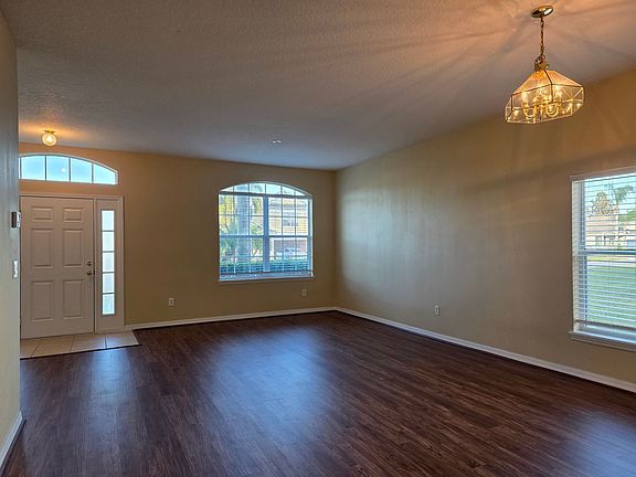 4th image of 313 Key Haven Dr