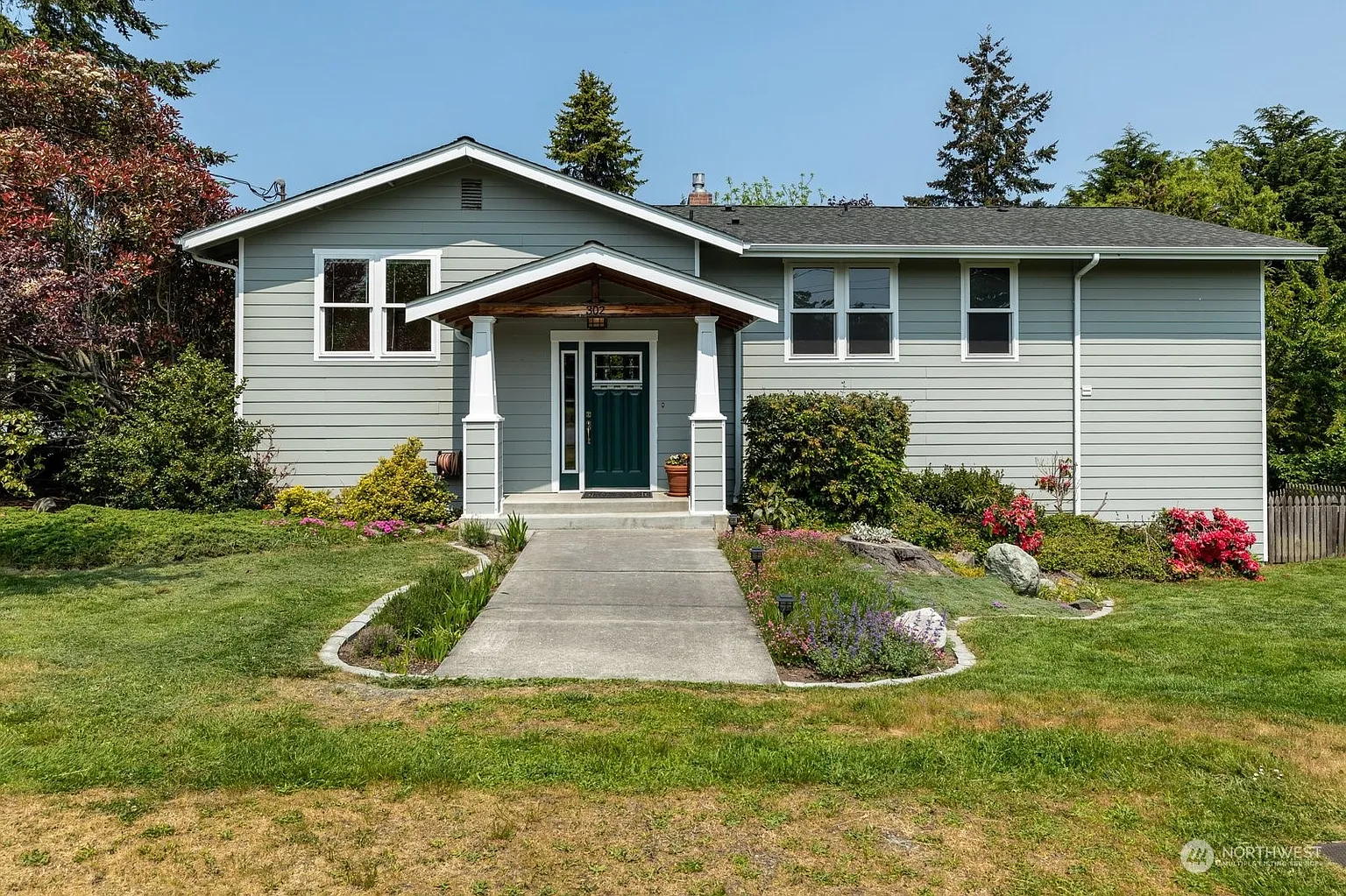 302 NE 8th Street photo 1