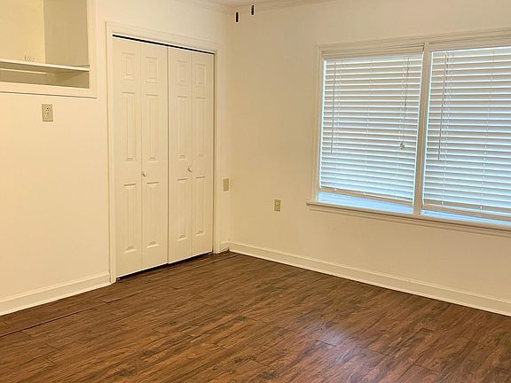 4th image of 709 Midland Dr