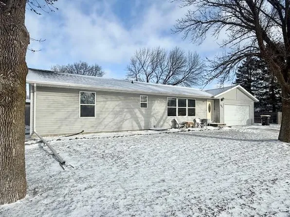 605 E Cook St, Redwood Falls, MN 56283