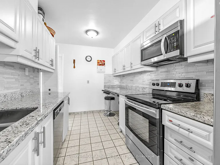 130 Neptune Dr #505 — Photo 12