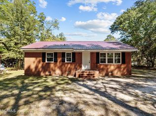 404 Gill St, Elizabethtown, NC 28337