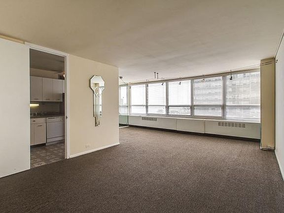 3rd image of 4800 S Lake Shore Dr #712N
