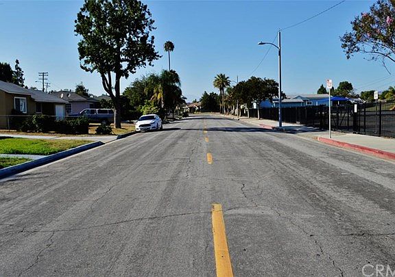 4th image of 11623 Mina Ave