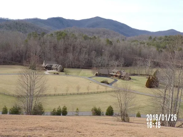 24 Rivendell Dr, Hiawassee, GA 30546