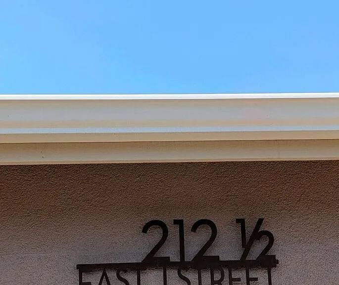 212 1/2 E J St — Photo 1
