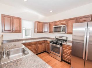 2454 N Hubbard St, Milwaukee, WI 53212