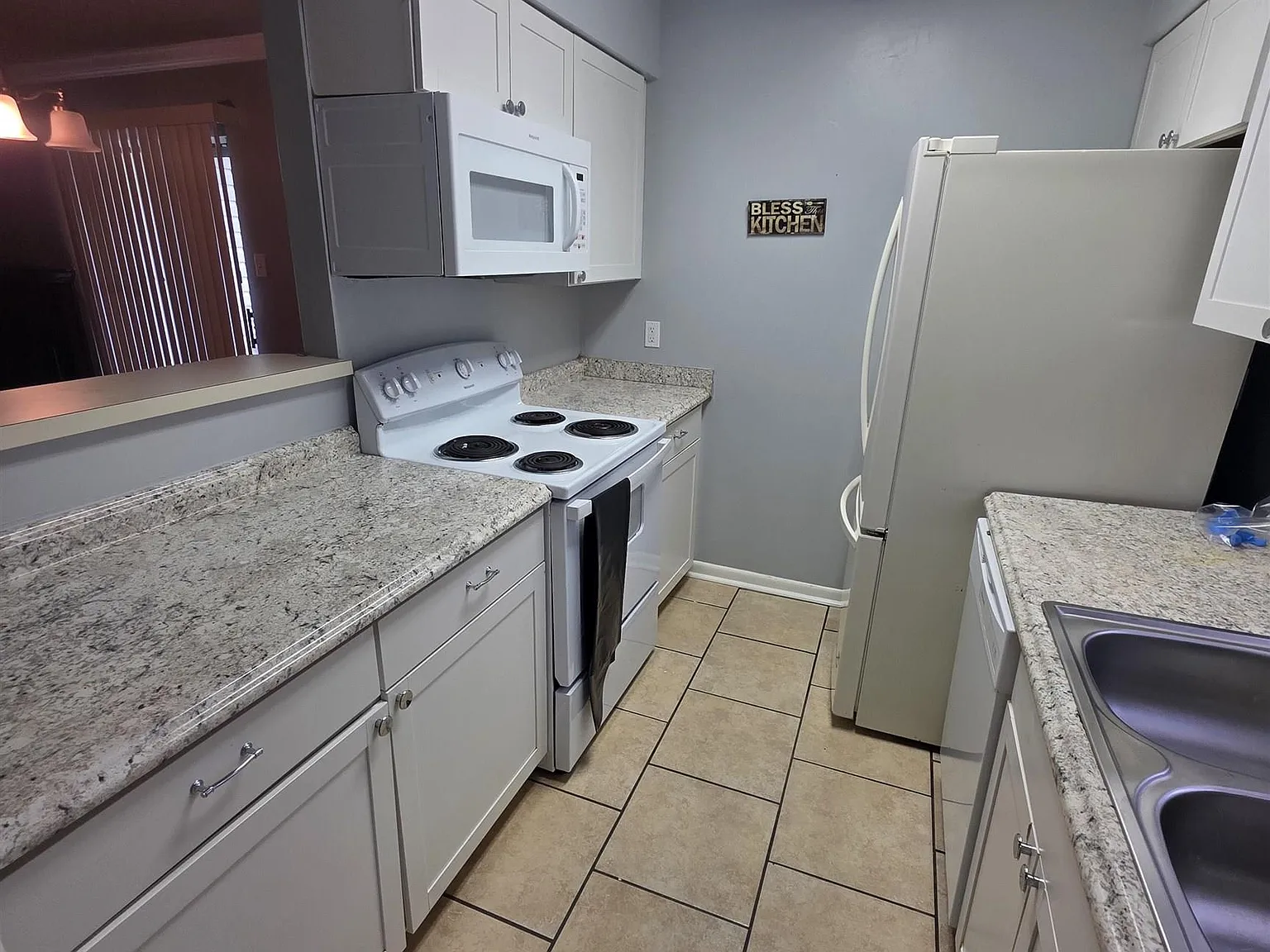 2 bed, 2.0 bath, 1029 sqft, $1,195 — Photo 2