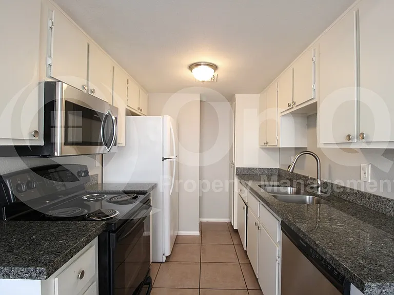 860 E Brown Rd #32 — Photo 2