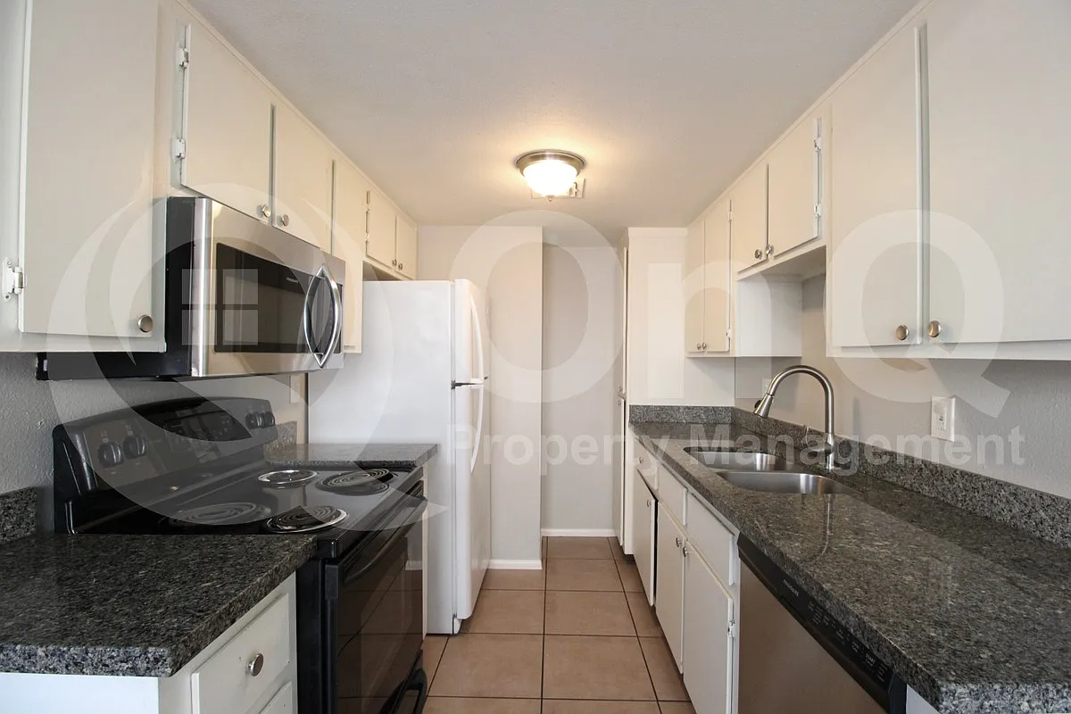 Building Photo - 860 E Brown Rd #32