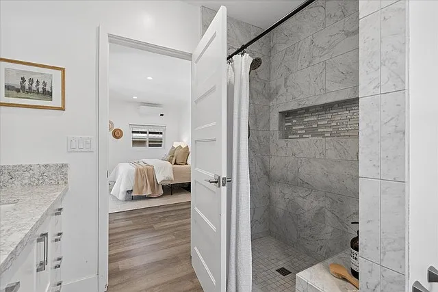 667 Howard St #667 — Photo 32