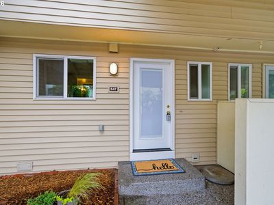 547 N Hayden Bay Dr, Portland, OR, 97217