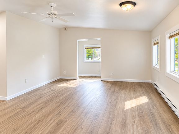 4th image of 10202 NE 185th St APT B