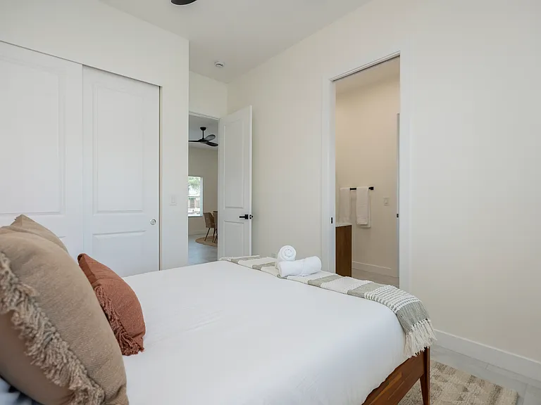 5049 E Shaw Butte Dr — Photo 13