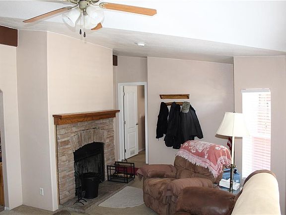 5th image of 1001 Eagle Mountain Dr