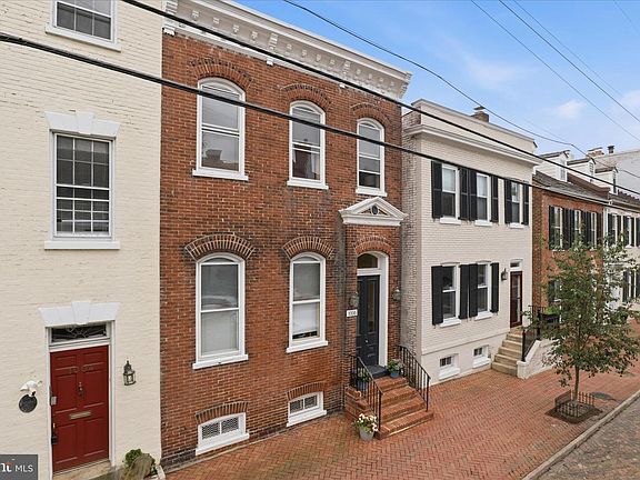 4th image of 1006 Prince St APT 3