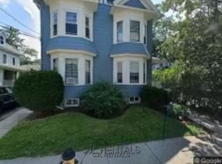 105 Chestnut St #2, Waltham, MA 02453