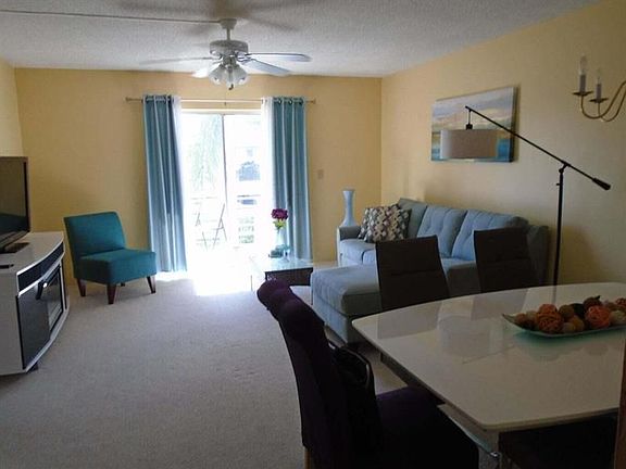 3rd image of 2647 N Garden Dr #203