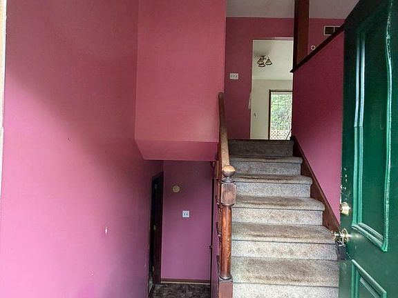 2nd image of 5 Brandywine Pl