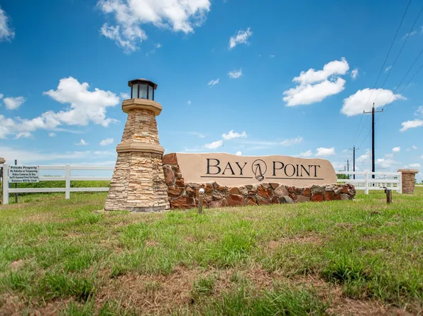 117 Sunset Way, Port Lavaca, TX 77979
