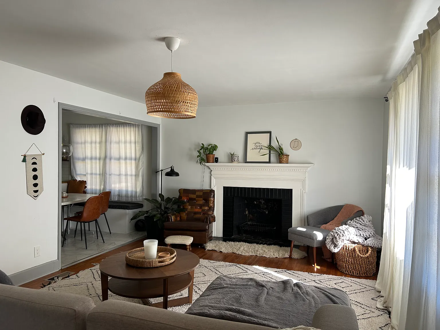 3 bed, 1260 sqft, $2,050 — Photo 3