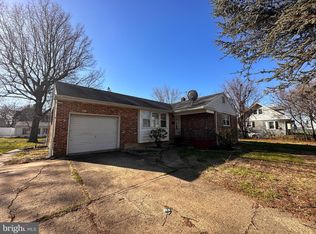 708 W 4th St, Palmyra, NJ 08065